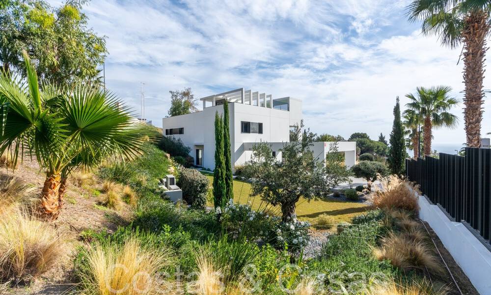Instapklare, moderne luxevilla te koop met infinity zwembad in een exclusieve gated community in Benalmadena, Costa del Sol 64099