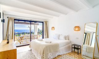Mediterrane strandvilla te koop op eerstelijnsstrand nabij het centrum van Estepona 64024 