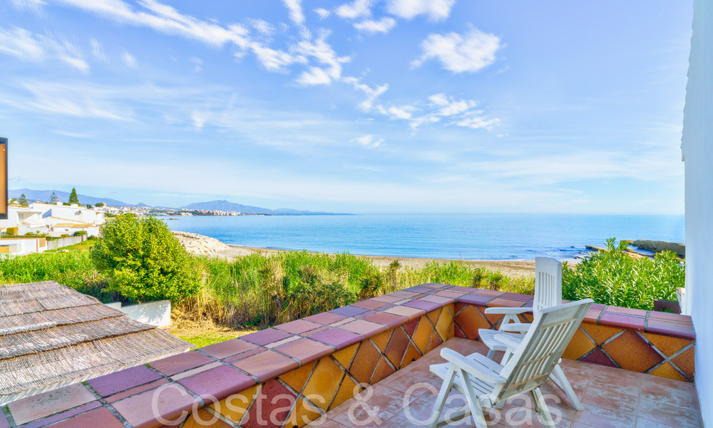Mediterrane strandvilla te koop op eerstelijnsstrand nabij het centrum van Estepona 64050
