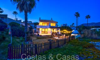 Mediterrane strandvilla te koop op eerstelijnsstrand nabij het centrum van Estepona 64054 
