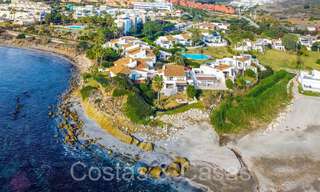 Mediterrane strandvilla te koop op eerstelijnsstrand nabij het centrum van Estepona 64061 