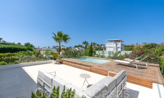 Superieure luxevilla met moderne bouwstijl te koop op een steenworp van de golfbanen van Nueva Andalucia’s golfvallei, Marbella 64180 