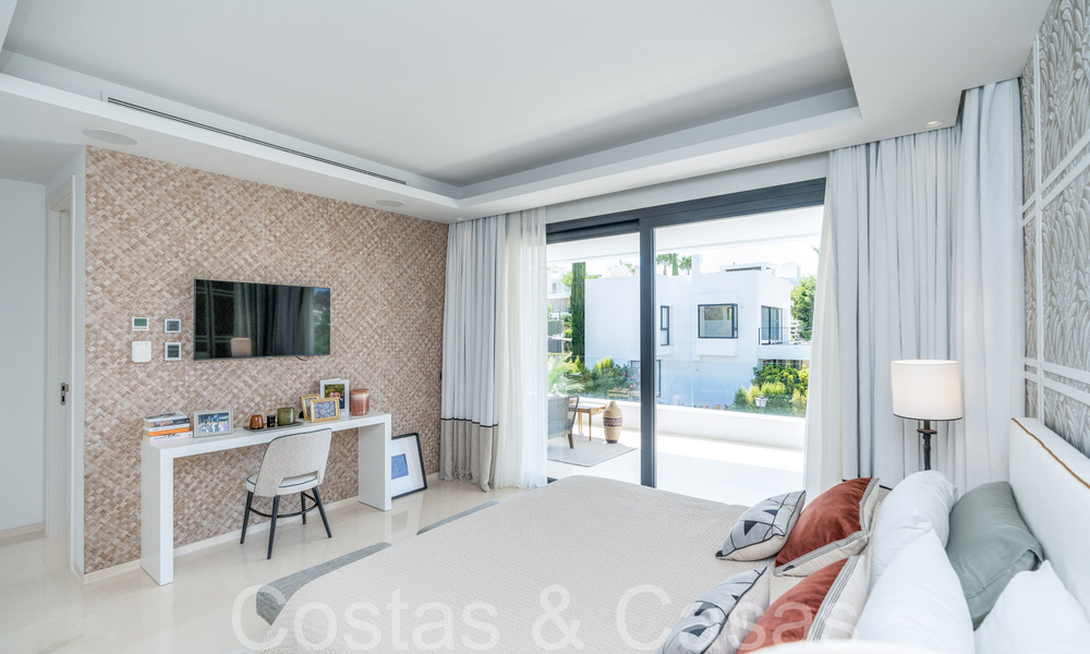 Superieure luxevilla met moderne bouwstijl te koop op een steenworp van de golfbanen van Nueva Andalucia’s golfvallei, Marbella 64218