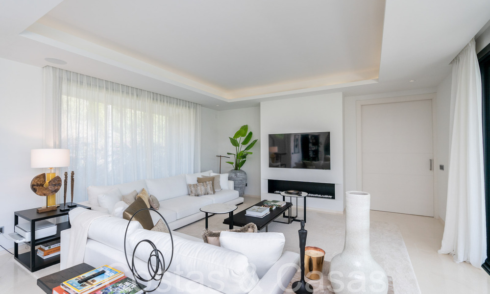 Superieure luxevilla met moderne bouwstijl te koop op een steenworp van de golfbanen van Nueva Andalucia’s golfvallei, Marbella 64228