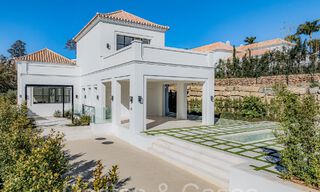 Instapklare, luxevilla met modern-Mediterraan design te koop in een populaire golfomgeving in Nueva Andalucia, Marbella 64258 
