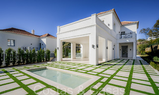 Instapklare, luxevilla met modern-Mediterraan design te koop in een populaire golfomgeving in Nueva Andalucia, Marbella 64268 