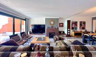 Instapklaar, ruim 3-slaapkamer penthouse te koop met magnifiek zeezicht in Benahavis - Marbella 64306 