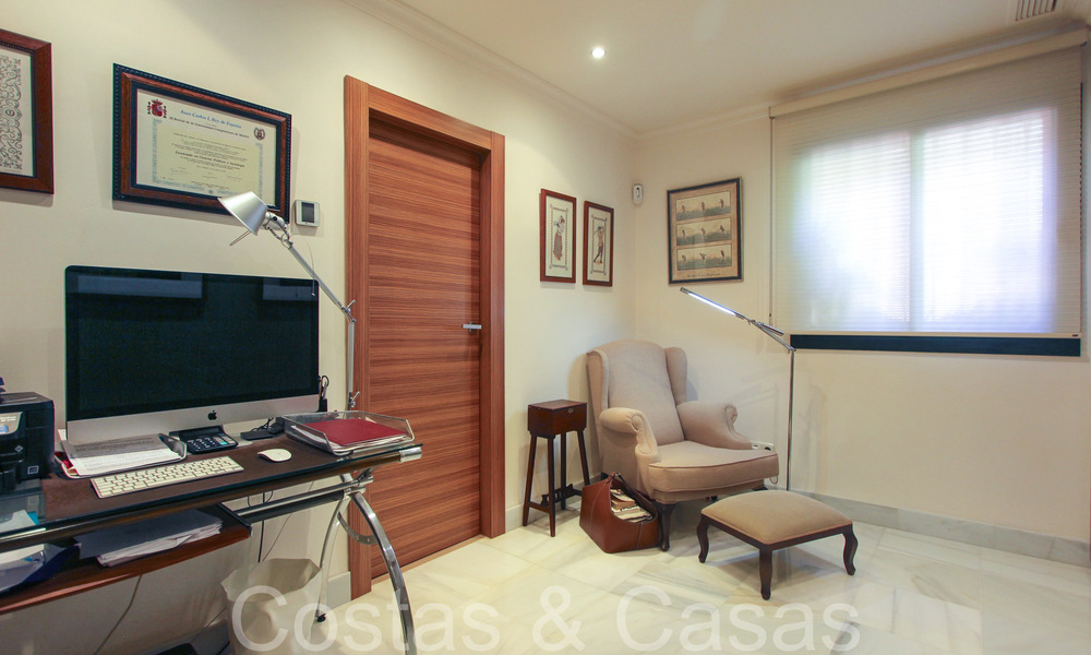 Instapklaar, ruim 3-slaapkamer penthouse te koop met magnifiek zeezicht in Benahavis - Marbella 64324