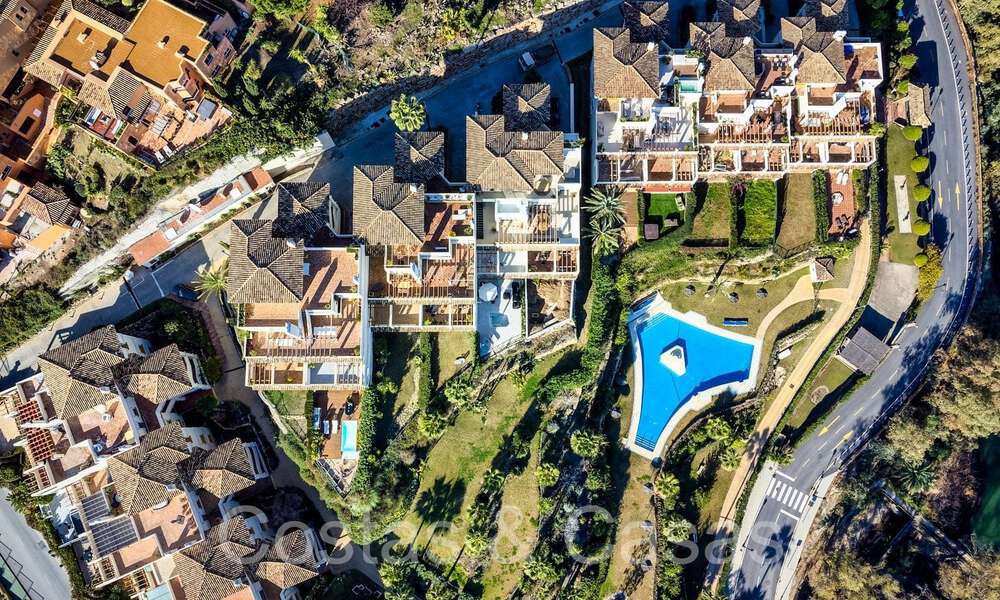 Verfijnd luxe appartement met meer-, berg- en zeezicht te koop in Nueva Andalucia, Marbella 64474
