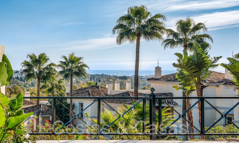 Verfijnd luxe appartement met meer-, berg- en zeezicht te koop in Nueva Andalucia, Marbella 64492