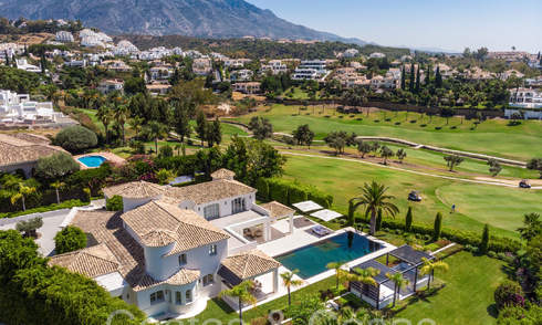 Oogstrelende luxevilla met modern- Mediterrane bouwstijl te koop, eerstelijnsgolf in Nueva Andalucia, Marbella 64506