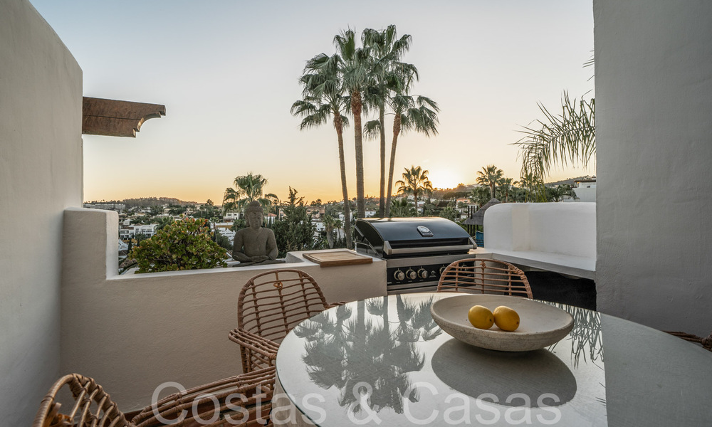 Charmant appartement te koop met panoramisch uitzicht op de vallei en zee in Nueva Andalucia, Marbella 64586