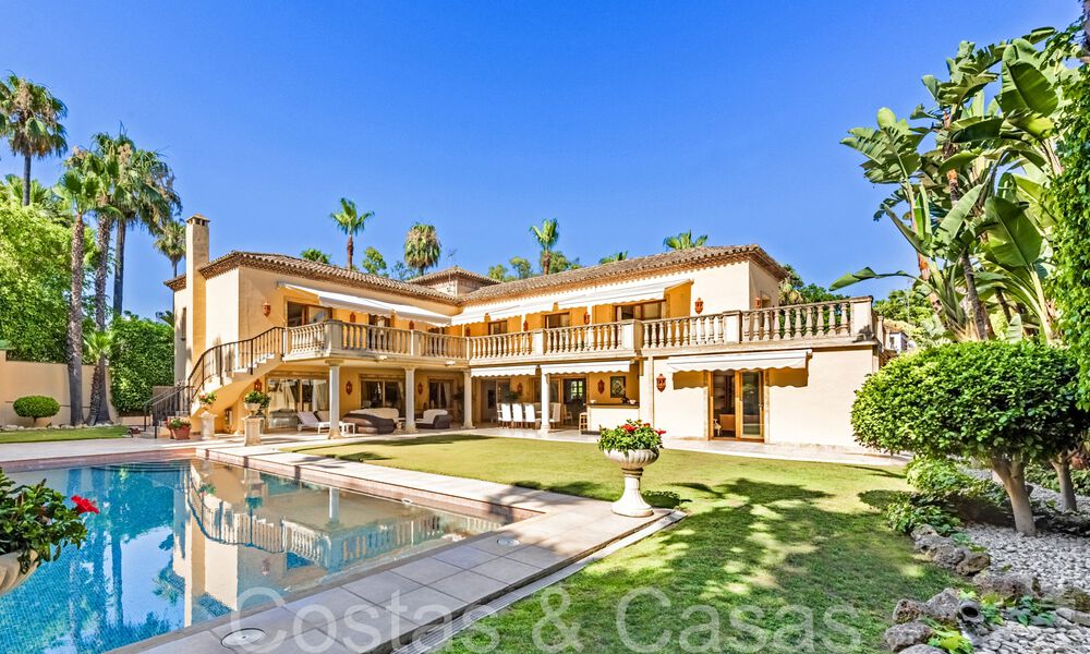 Traditionele luxevilla met Andalusisch charme te koop in Las Brisas in Nueva Andalucia’s golfvallei, Marbella 64150
