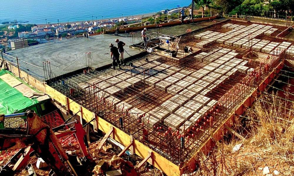 Moderne nieuwbouwvilla in aanbouw, met panoramisch zeezicht te koop in Manilva, Costa del Sol 64627