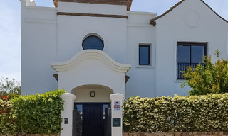 Ruime, Spaanse villa’s te koop in een idyllische golfomgeving in La Duquesa, Costa del Sol 64632 