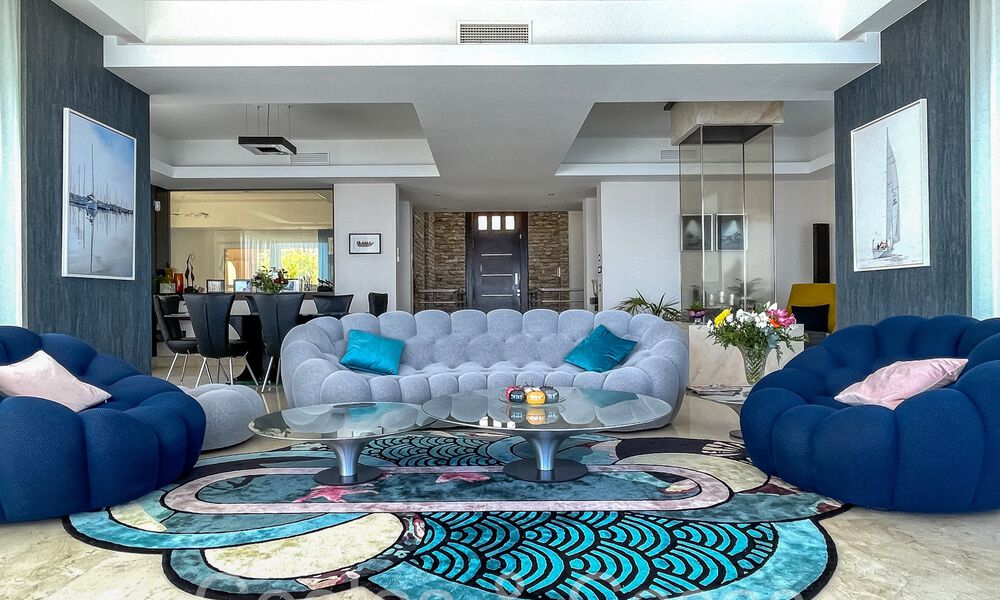 Luxueuze villa met moderne bouwstijl en adembenemend zeezicht te koop in Manilva, Costa del Sol 64995