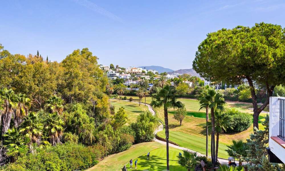 Luxueus gerenoveerde rijwoning te koop met ruim terras en uitzicht op de golfbaan in La Quinta golfresort, Benahavis - Marbella 64672