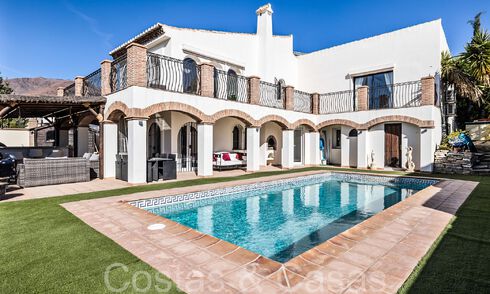 Andalusische villa te koop in een golfomgeving, op enkele minuten van Estepona centrum 65666