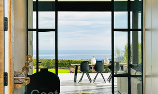 Architectonische luxevilla in een gated community met panoramisch zeezicht te koop in Marbella - Benahavis 65488 