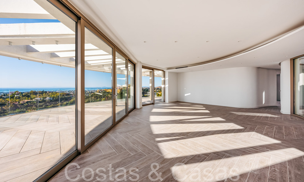 Exclusief innovatief penthouse met panoramisch uitzicht op zee, golf en bergen te koop in Benahavis - Marbella 65877