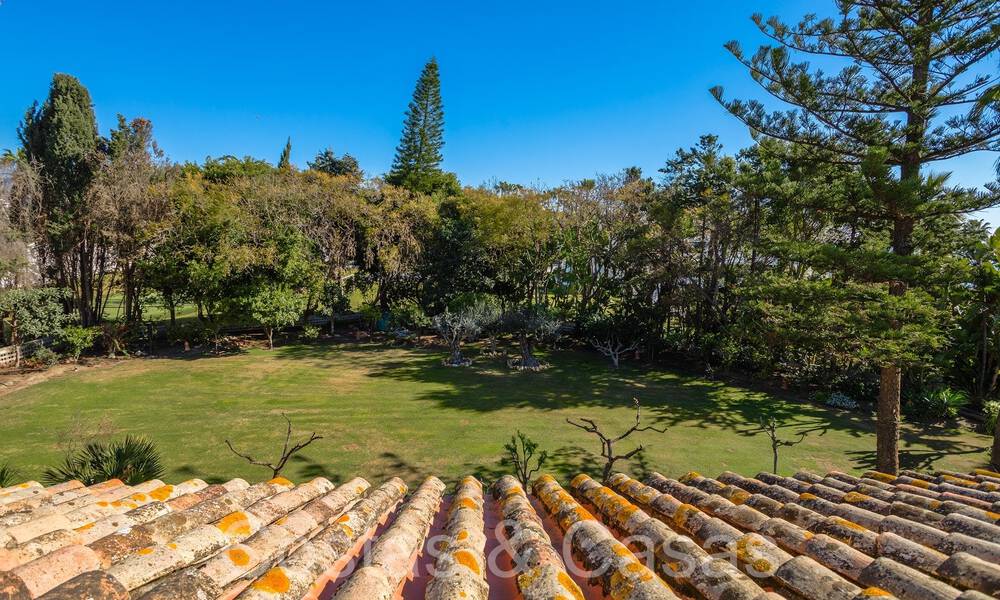 Andalusische villa direct aan het strand te koop, op de New Golden Mile tussen Marbella en Estepona 66263