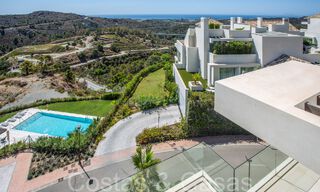 Instapklaar, gloednieuw penthouse met 3 slaapkamers te koop met zeezicht in een gated resort in Benahavis - Marbella 66230 