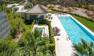 Instapklaar, gloednieuw penthouse met 3 slaapkamers te koop met zeezicht in een gated resort in Benahavis - Marbella 66234 