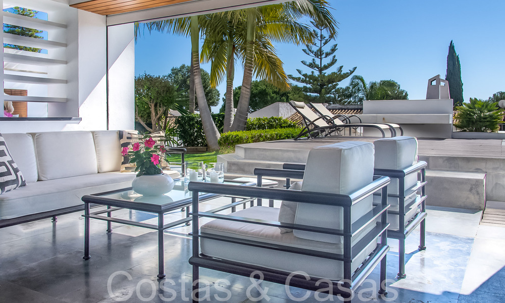 Tijdloze Andalusische luxevilla te koop in een afgesloten wijk bij Aloha Golf in Nueva Andalucia, Marbella 66560