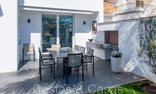 Tijdloze Andalusische luxevilla te koop in een afgesloten wijk bij Aloha Golf in Nueva Andalucia, Marbella 66563 