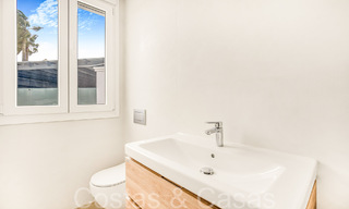 Fantastische halfvrijstaande villa met 360° uitzicht te koop in een gesloten urbanisatie te Oost Marbella 66792 
