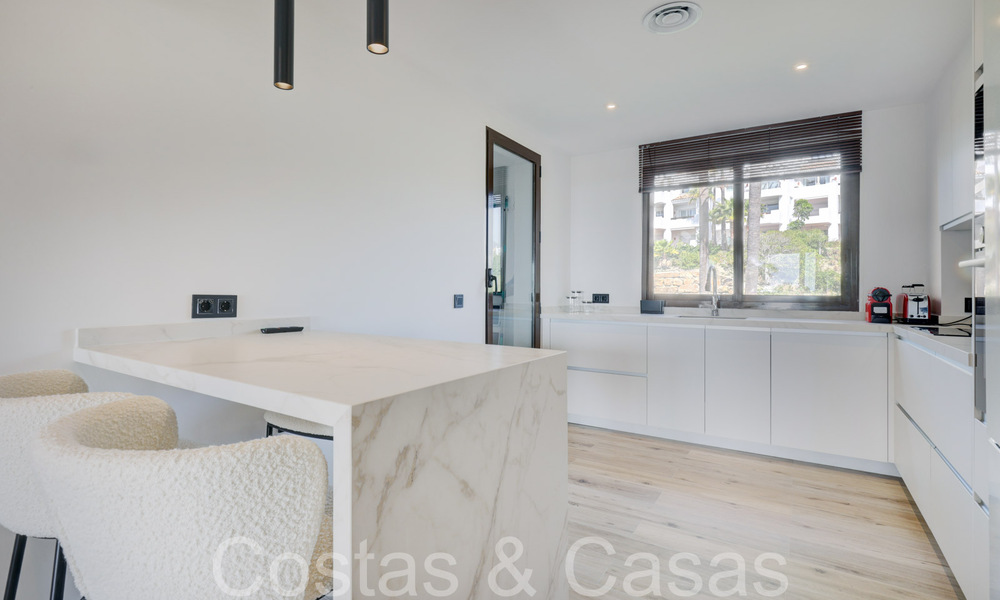 Instapklaar, luxe appartement volledig gerenoveerd met panoramisch uitzicht op de Middellandse Zee te koop in Marbella - Benahavis 67212