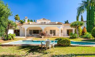 Luxevilla met Andalusische charme te koop in een bevoorrechte urbanisatie dicht bij de golfbanen in Marbella - Benahavis 67614 
