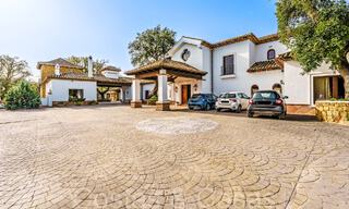 Groots, Andalusisch landgoed te koop op een verhoogde kavel van 5 hectare in de heuvels van Oost Marbella 67538 