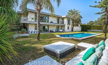 Moderne luxevilla te koop in Nueva Andalucia’s golfvallei, op loopafstand van Puerto Banus, Marbella 51093