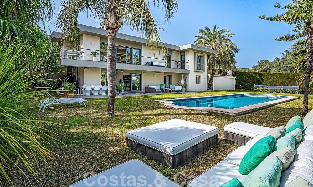 Moderne luxevilla te koop in Nueva Andalucia’s golfvallei, op loopafstand van Puerto Banus, Marbella 51093