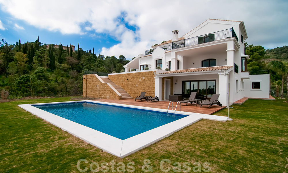 Exclusieve villa in een modern-Andalusische stijl te koop in een gated en secure community, Marbella - Benahavis 29527