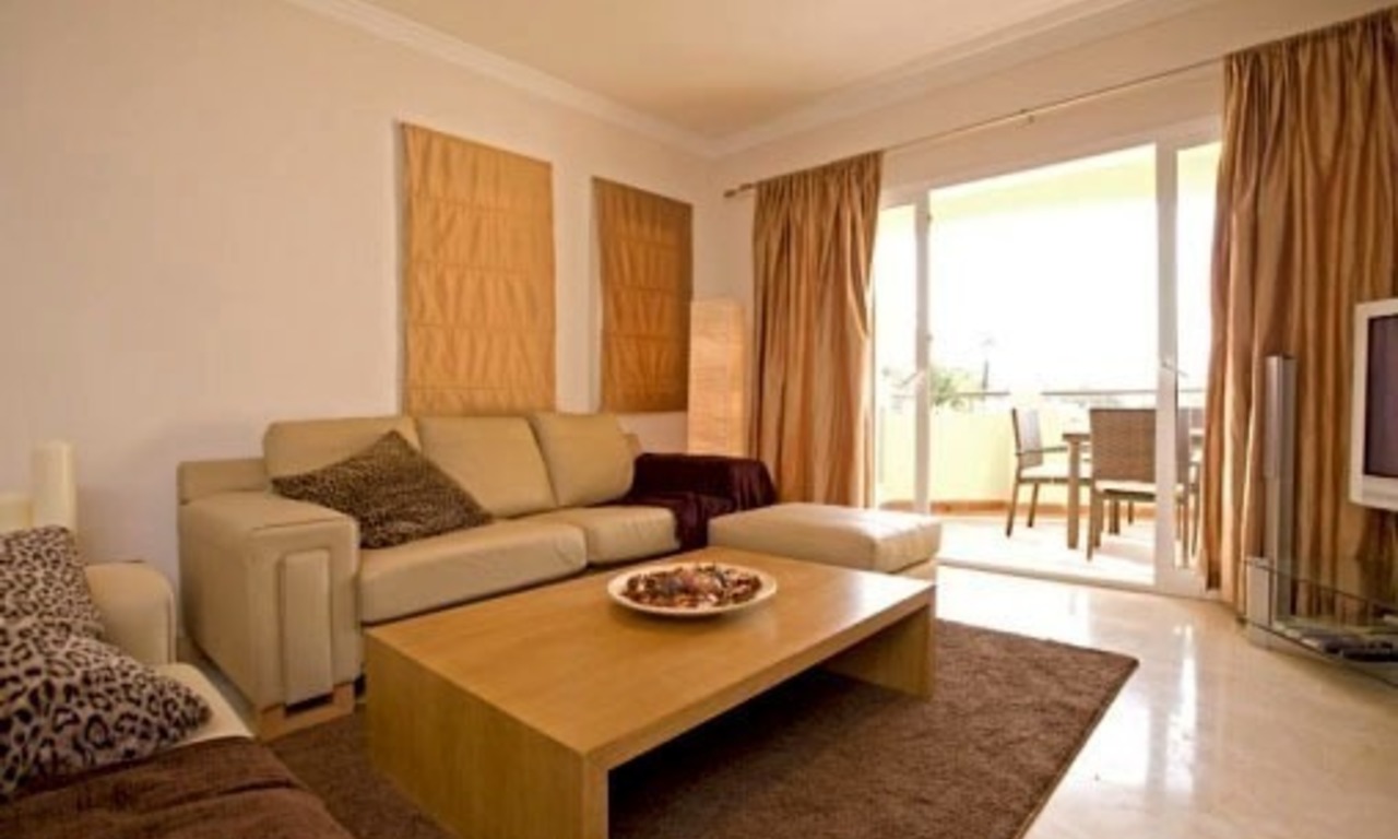 Ruim luxe appartement in showflatconditie te koop in Elviria te Marbella 4