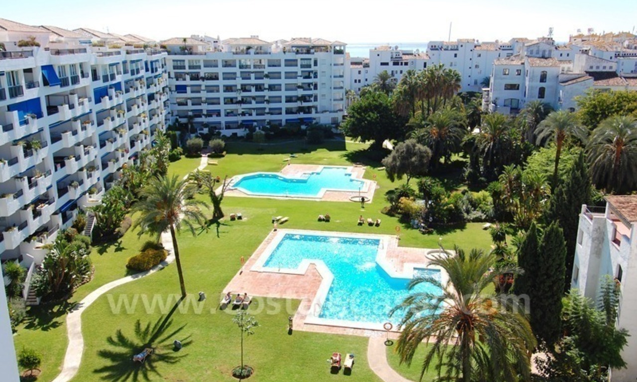 Penthouse appartement te koop in het centrum van Puerto Banus, Marbella 0