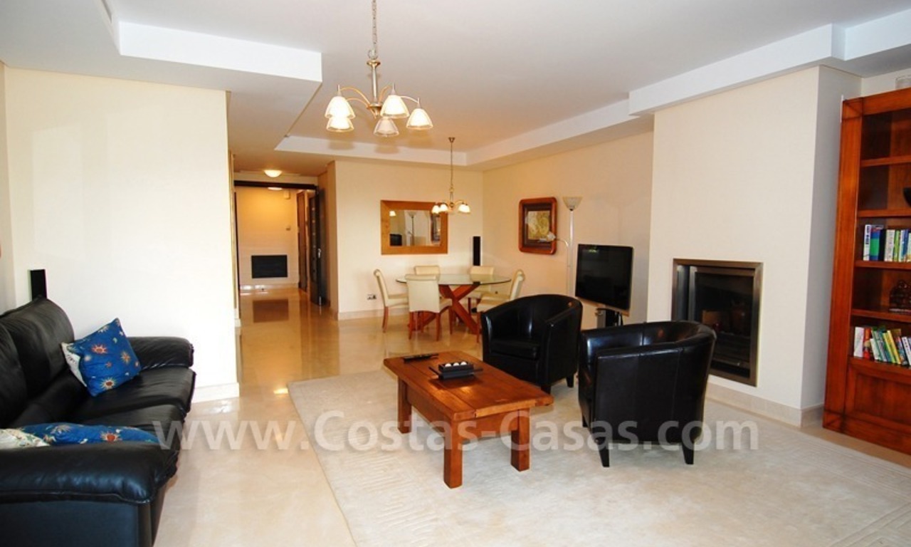 Luxe eerstelijnstrand appartement te koop in Malibu, Puerto Banus, Marbella 16