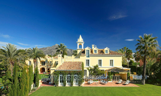 Klassiek, kasteelachtig herenhuis / villa te koop in Nueva Andalucía, Marbella 22637 
