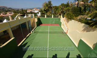 Klassiek, kasteelachtig herenhuis / villa te koop in Nueva Andalucía, Marbella 22656 