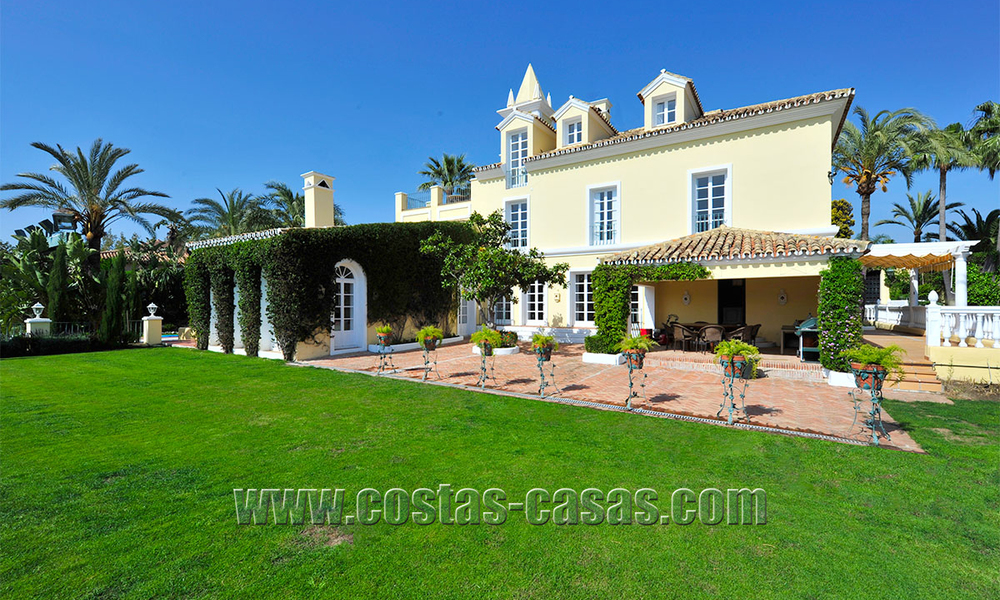 Klassiek, kasteelachtig herenhuis / villa te koop in Nueva Andalucía, Marbella 22661