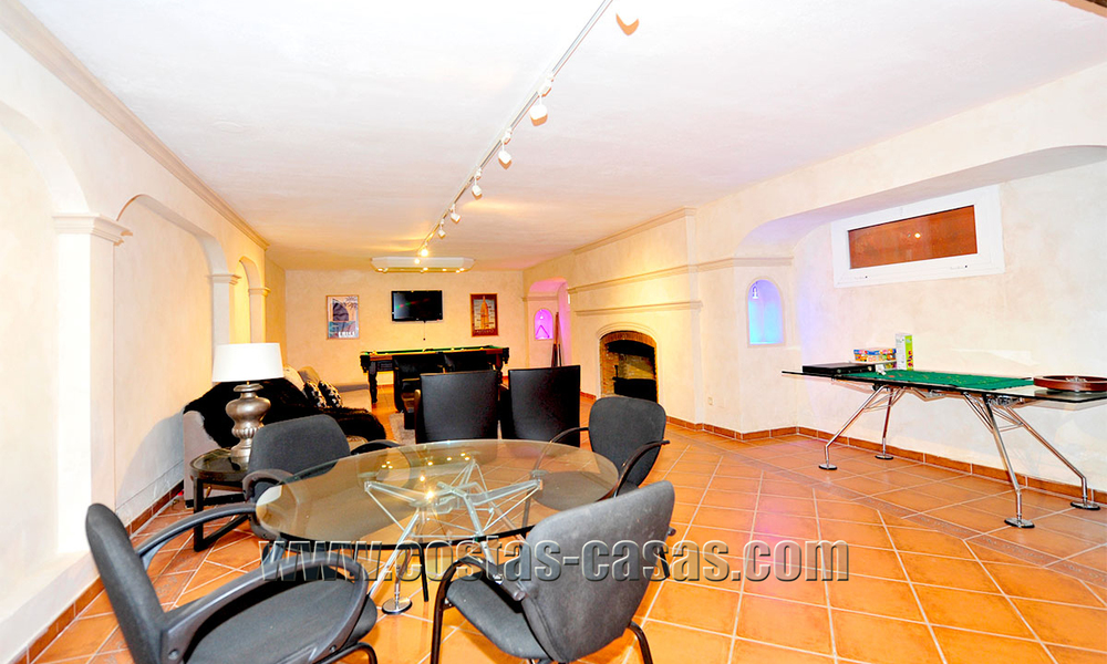 Klassiek, kasteelachtig herenhuis / villa te koop in Nueva Andalucía, Marbella 22699