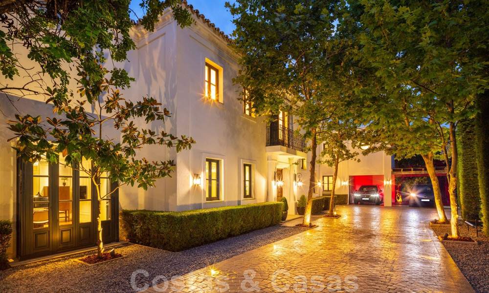 Luxevilla in een tijdloze provençaalse stijl te koop in een afgeschermde urbanisatie op de Golden Mile te Marbella 36562