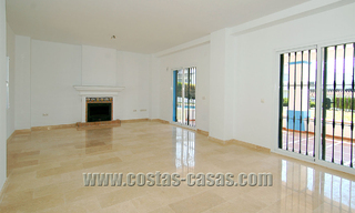 Nieuwe Andalusische stijl golf villa te koop in Nueva Andalucia te Marbella 29765 