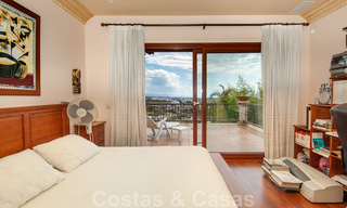 Villa te koop in Marbella – Benahavis met panoramisch golf- en zeezicht 31121 