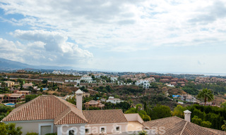 Villa te koop in Marbella – Benahavis met panoramisch golf- en zeezicht 31129 
