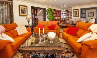 Villa te koop in Marbella – Benahavis met panoramisch golf- en zeezicht 31142 