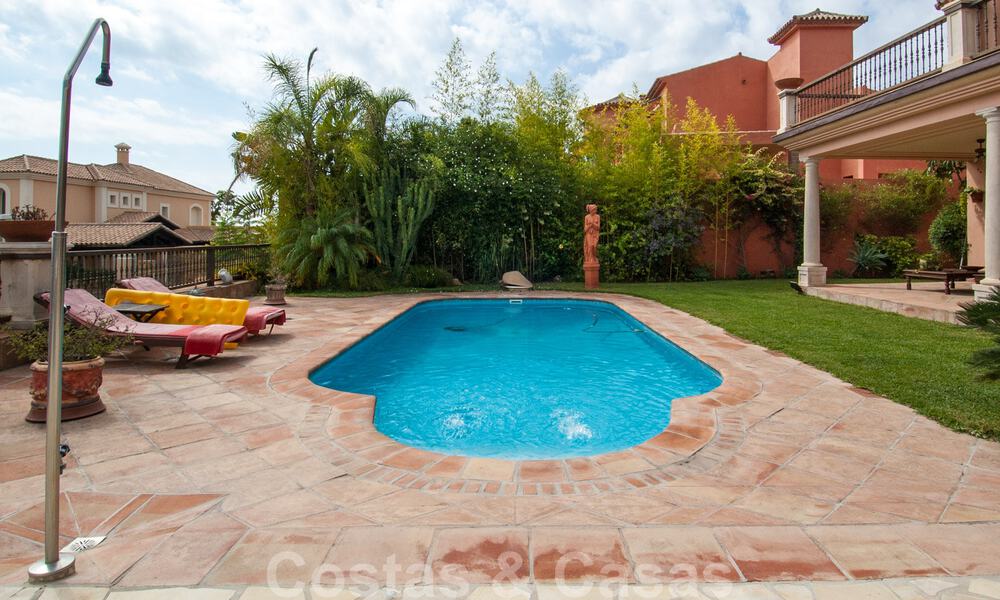 Villa te koop in Marbella – Benahavis met panoramisch golf- en zeezicht 31144