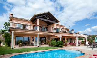 Villa te koop in Marbella – Benahavis met panoramisch golf- en zeezicht 31148 